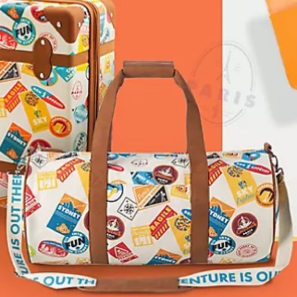NEW Oh My Disney Pixar Weekender Bag - Picture 2 of 9